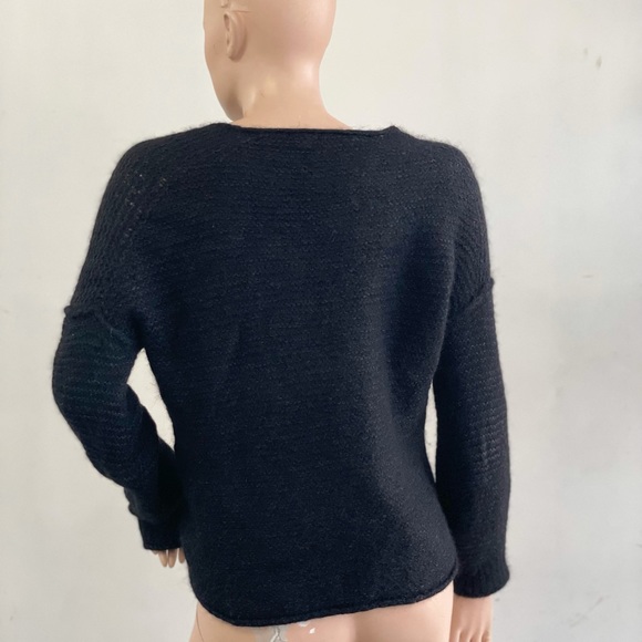 FREE PEOPLE BLACK SWEATER - Picture 4 of 4